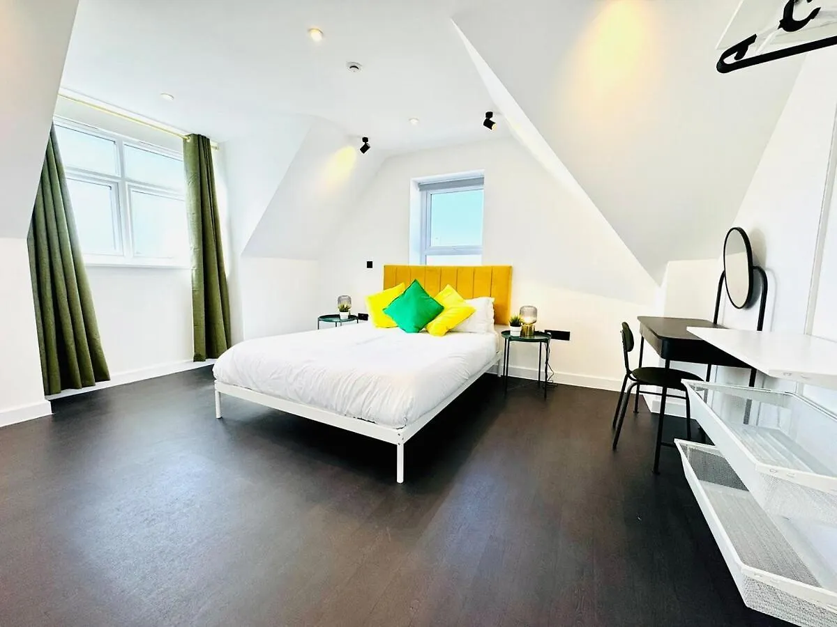 Apartment Big Penthouse - 3-Bedroom - 2-Bathroom - Sleeps 8 Bournemouth