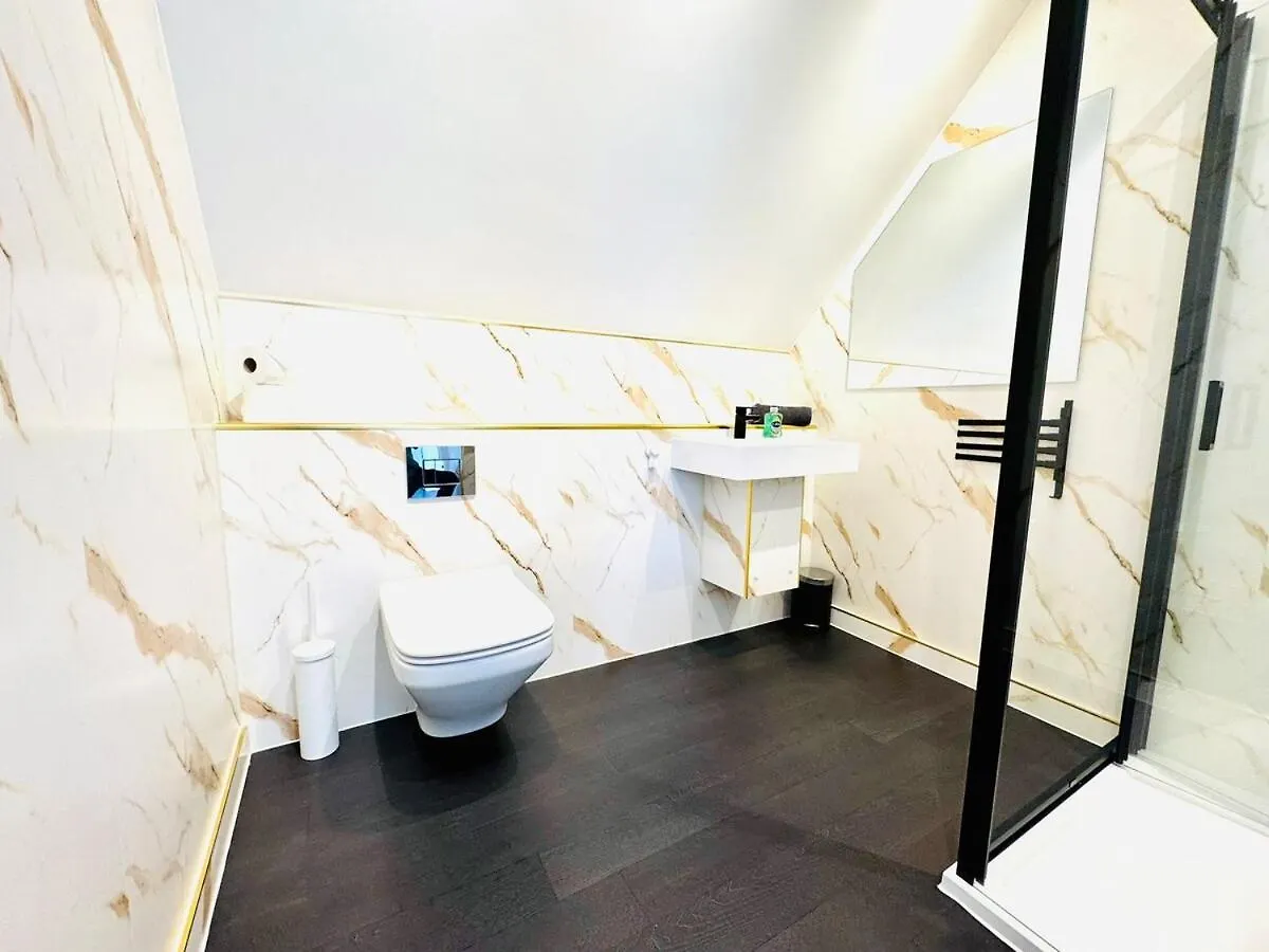 Big Penthouse - 3-Bedroom - 2-Bathroom - Sleeps 8 Bournemouth United Kingdom