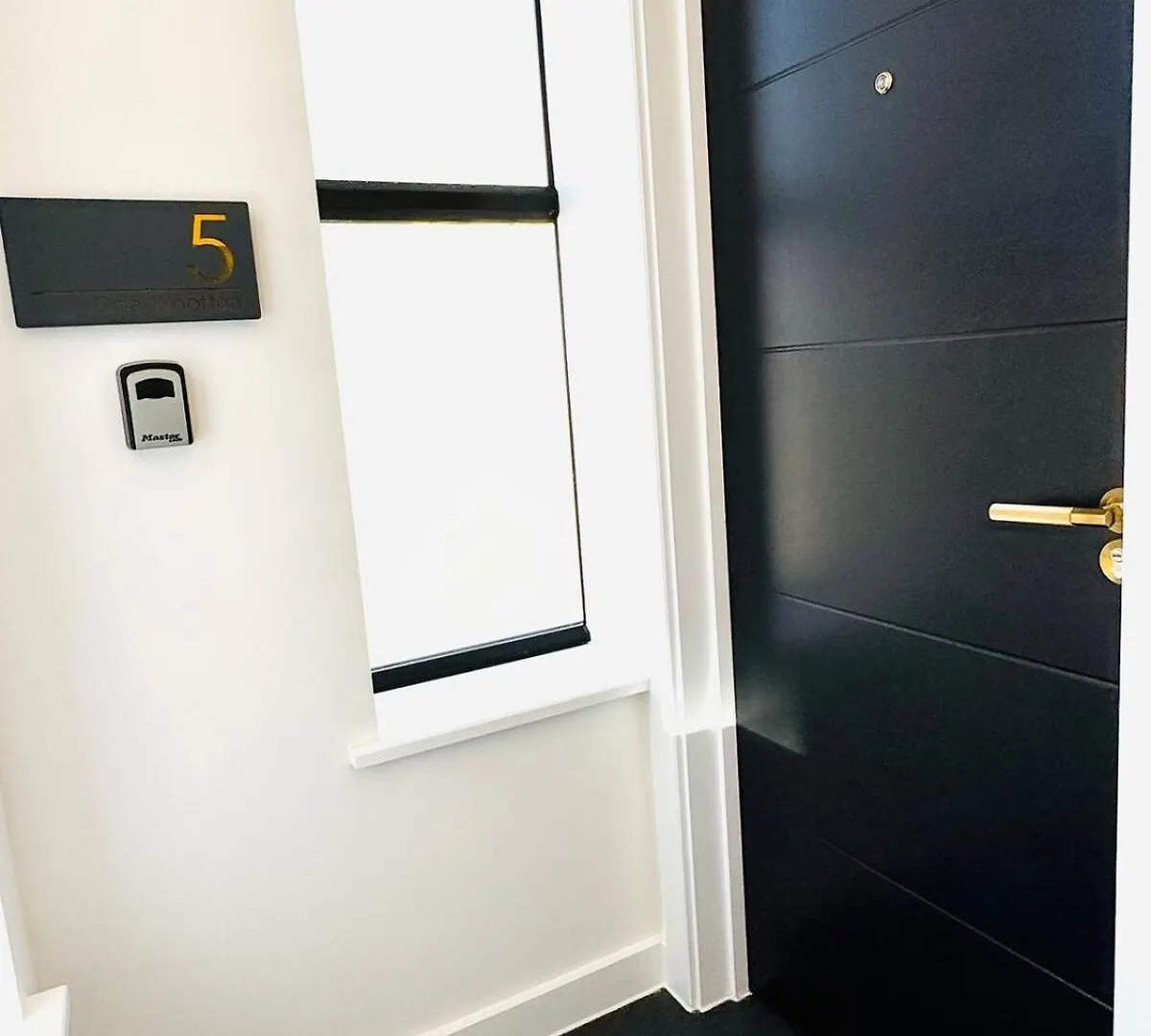 Big Penthouse - 3-Bedroom - 2-Bathroom - Sleeps 8 Bournemouth United Kingdom
