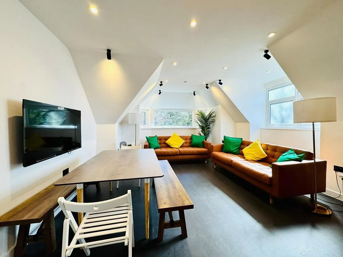 Big Penthouse - 3-Bedroom - 2-Bathroom - Sleeps 8 Bournemouth 0*,